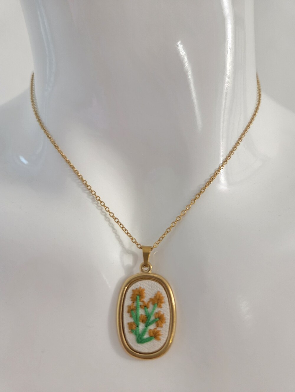 Handmade Embroidered Fabric Flower Gold Oval Pendant Necklace - Picture 1 of 14